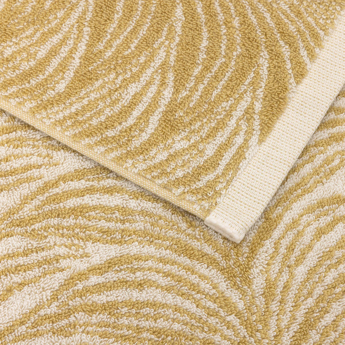 Yves Delorme Pollen Cotton Towels & Robes - Image 9